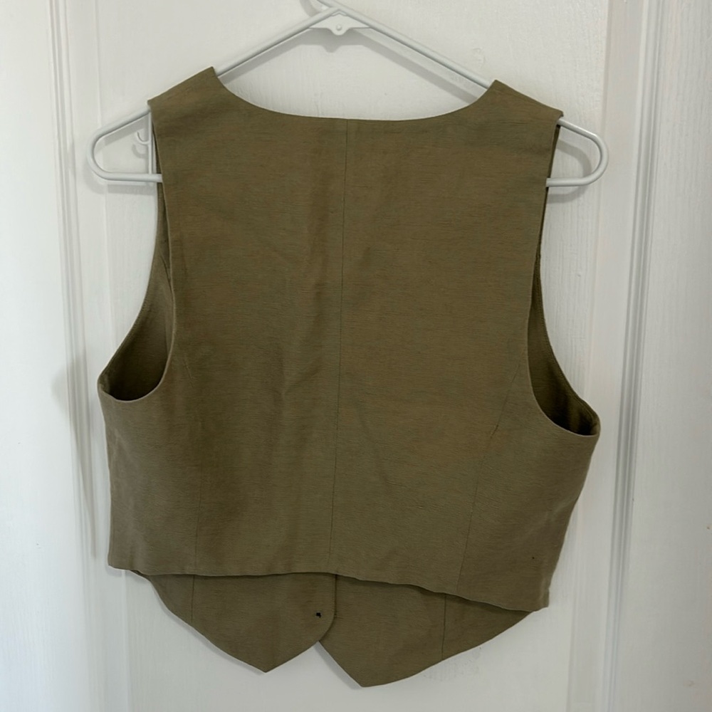 Wilfred Vest - Picture 2 of 10